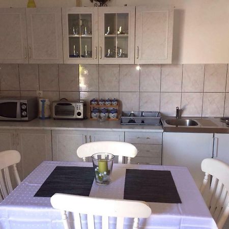 Apartment Antonija Povile Buitenkant foto