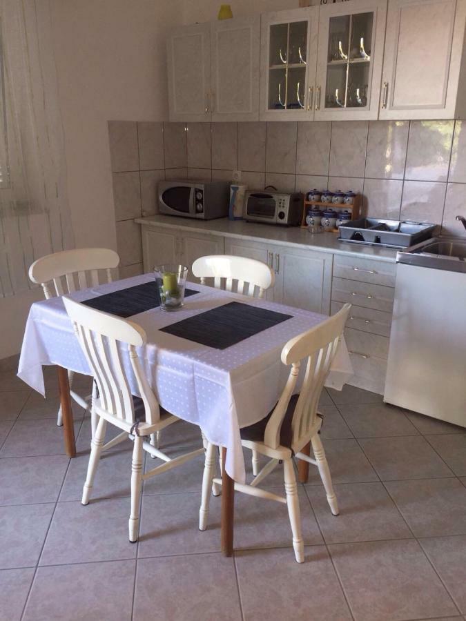 Apartment Antonija Povile Buitenkant foto